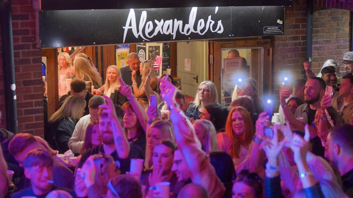 Alexander's Live